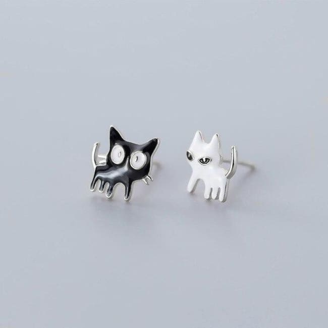 Boucles d’oreilles asymétriques BLACK AND WHITE CATS - argent - boucles d’oreilles - La boutique by c.