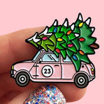 Pin’s Merry Christmas - voiture rose - Pin’s - La boutique by c.